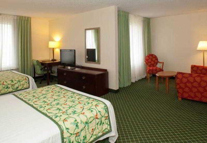 Fairfield Inn & Suites By Marriott Cleveland Стритсборо Экстерьер фото