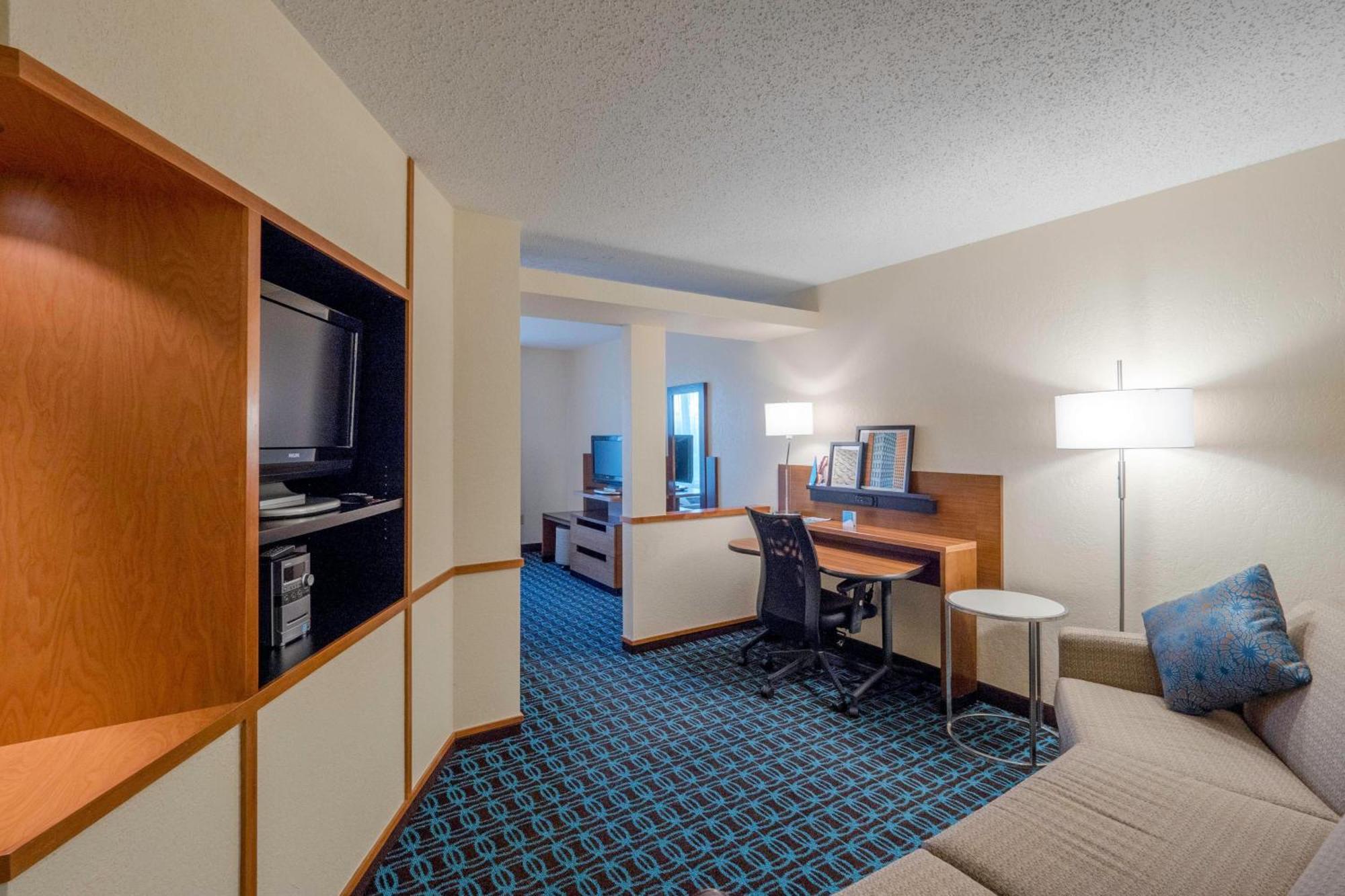 Fairfield Inn & Suites By Marriott Cleveland Стритсборо Экстерьер фото