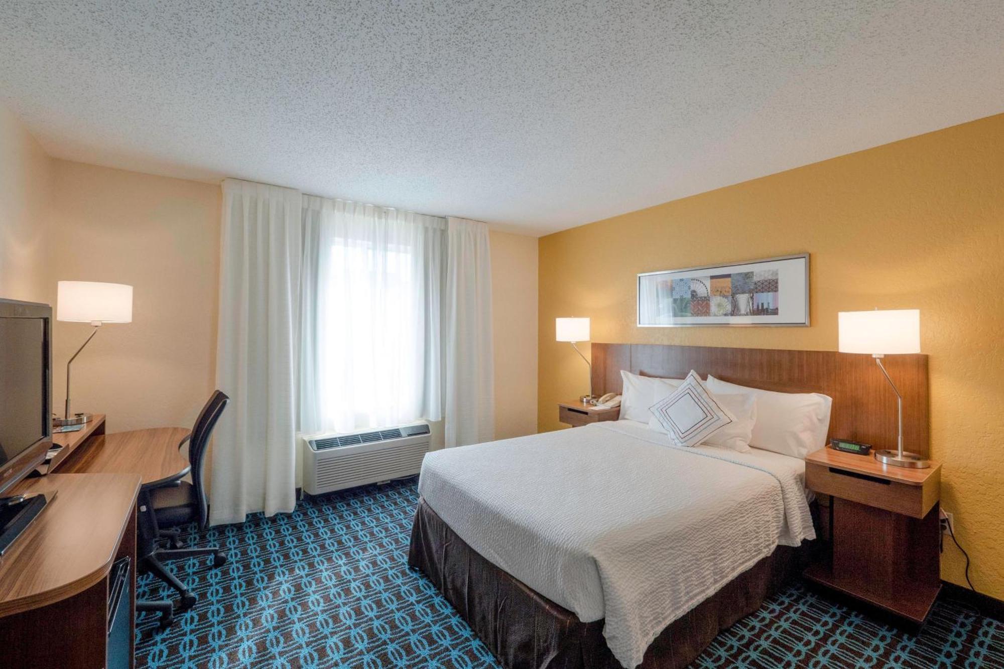 Fairfield Inn & Suites By Marriott Cleveland Стритсборо Экстерьер фото
