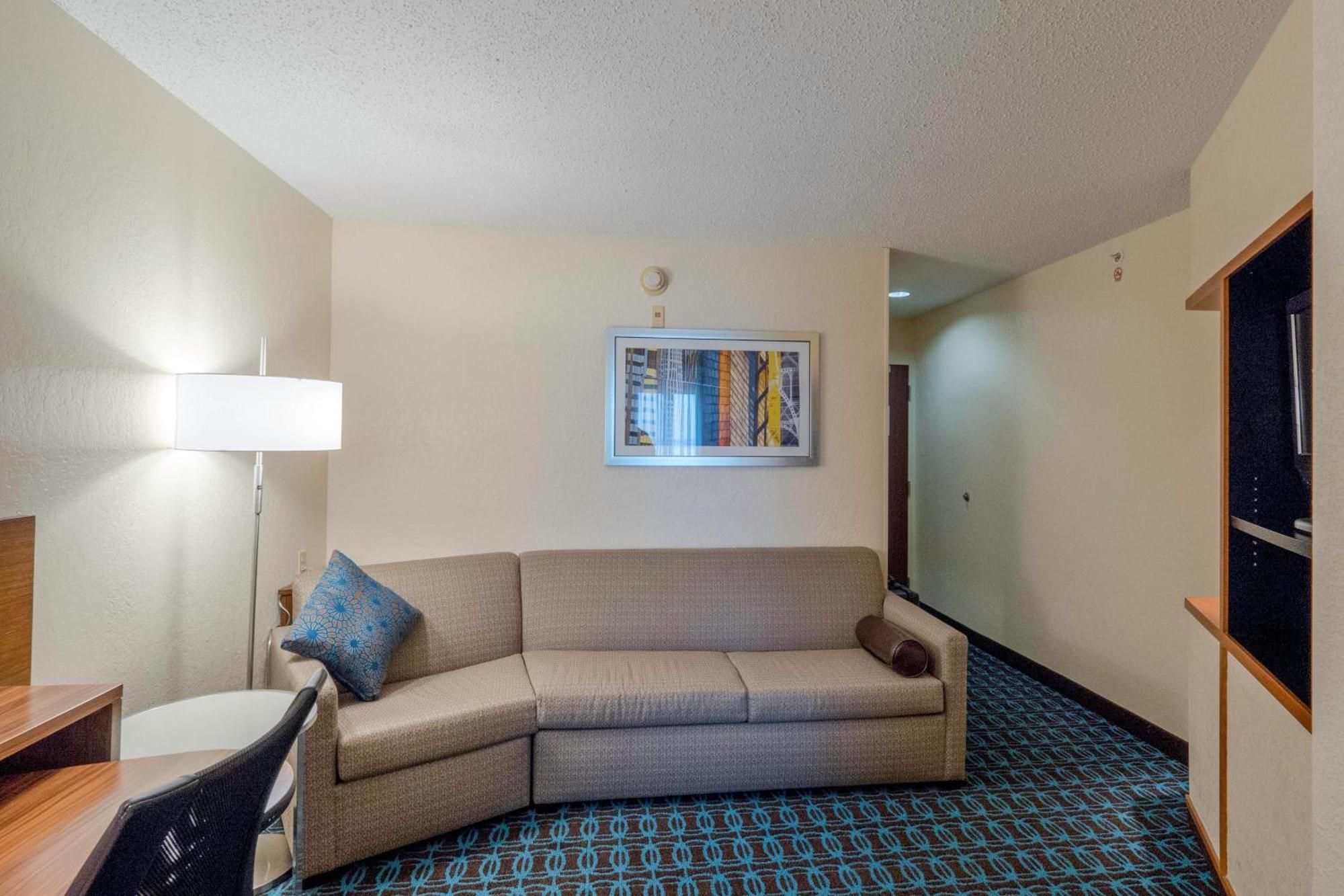 Fairfield Inn & Suites By Marriott Cleveland Стритсборо Экстерьер фото