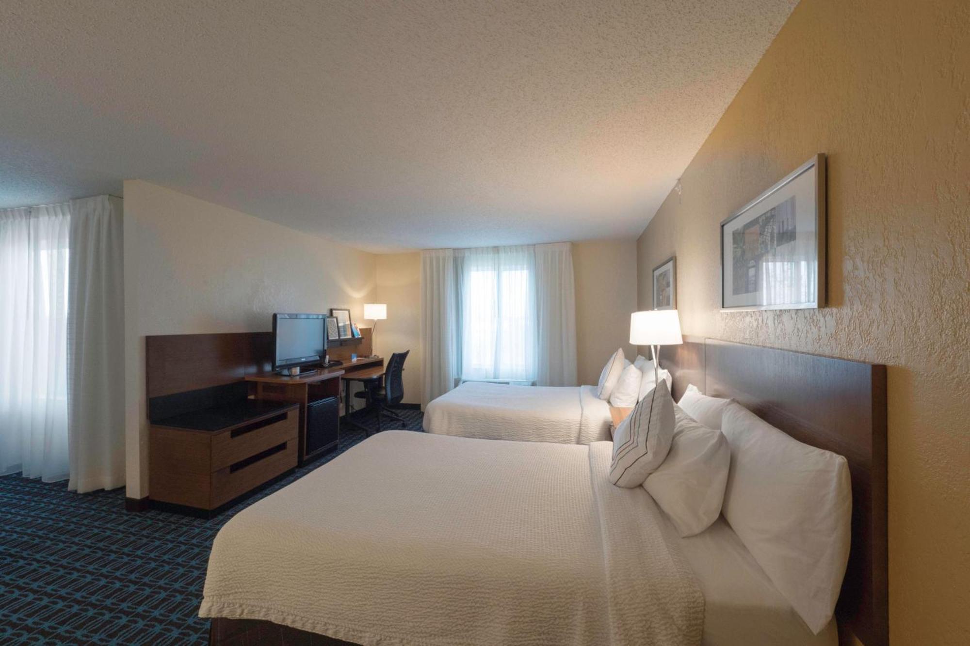 Fairfield Inn & Suites By Marriott Cleveland Стритсборо Экстерьер фото