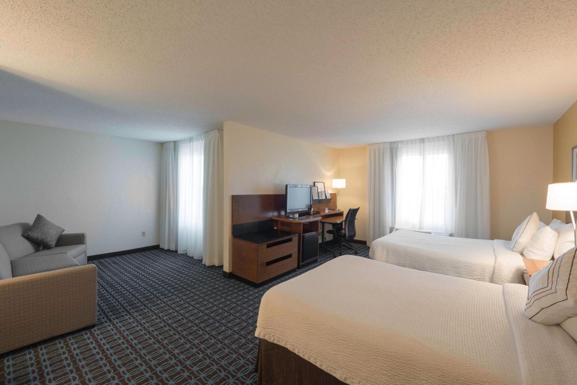 Fairfield Inn & Suites By Marriott Cleveland Стритсборо Экстерьер фото