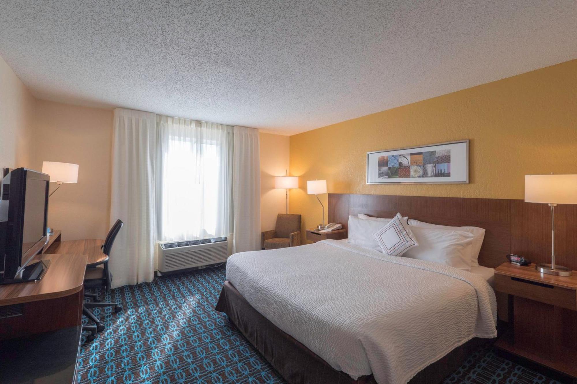 Fairfield Inn & Suites By Marriott Cleveland Стритсборо Экстерьер фото