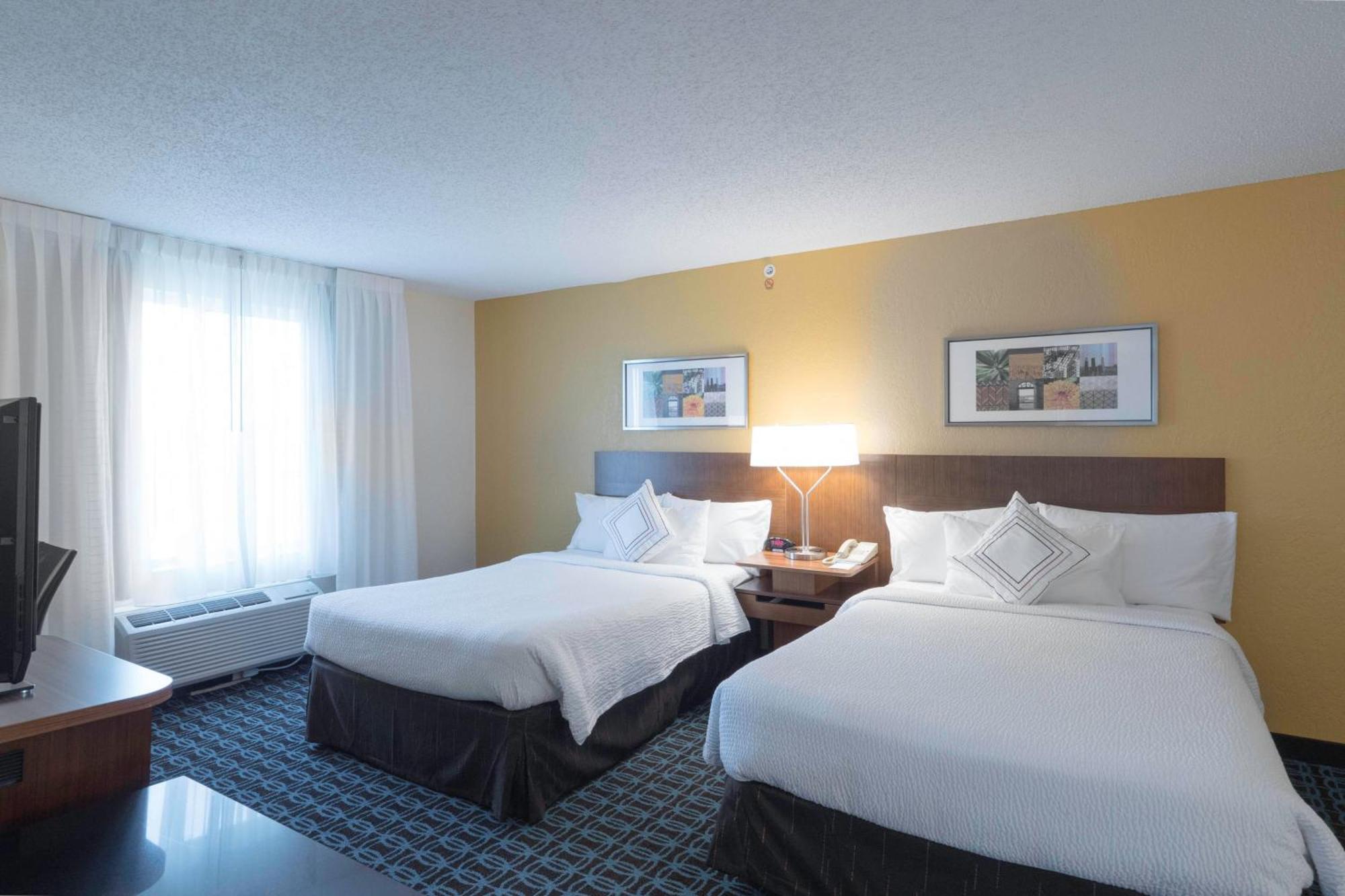 Fairfield Inn & Suites By Marriott Cleveland Стритсборо Экстерьер фото