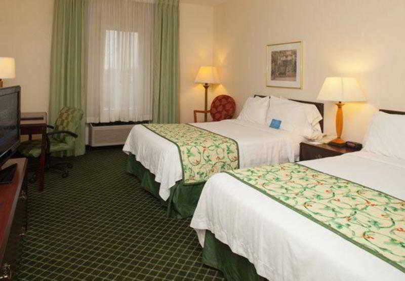 Fairfield Inn & Suites By Marriott Cleveland Стритсборо Экстерьер фото